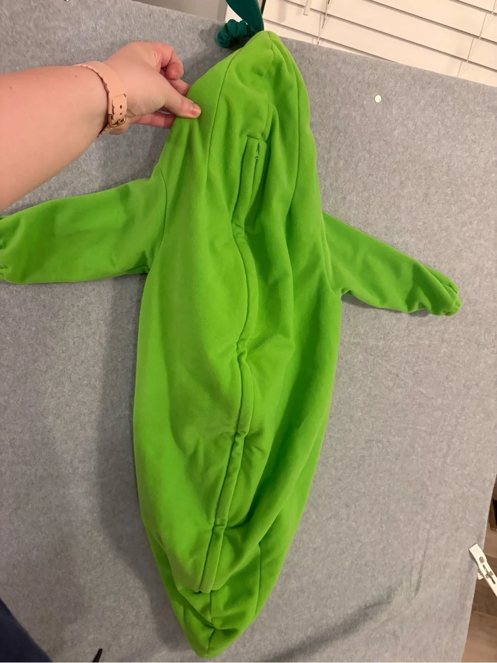 RedEnvelope Infant Green Pea Pod Halloween Baby Costume size 0-6 Months EUC